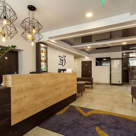 酒店 旧城特里奥酒店 3*