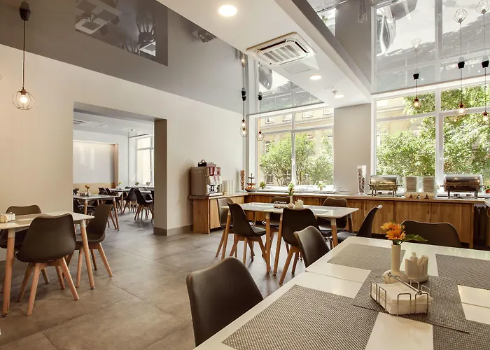 旧城特里奥酒店 3*